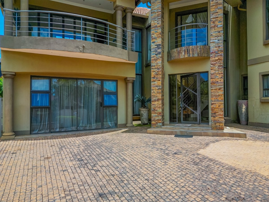 4 Bedroom Property for Sale in Xanadu North West